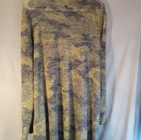 Women's Maurices Camouflage Open Front Cardigan - Picture 3 of 3